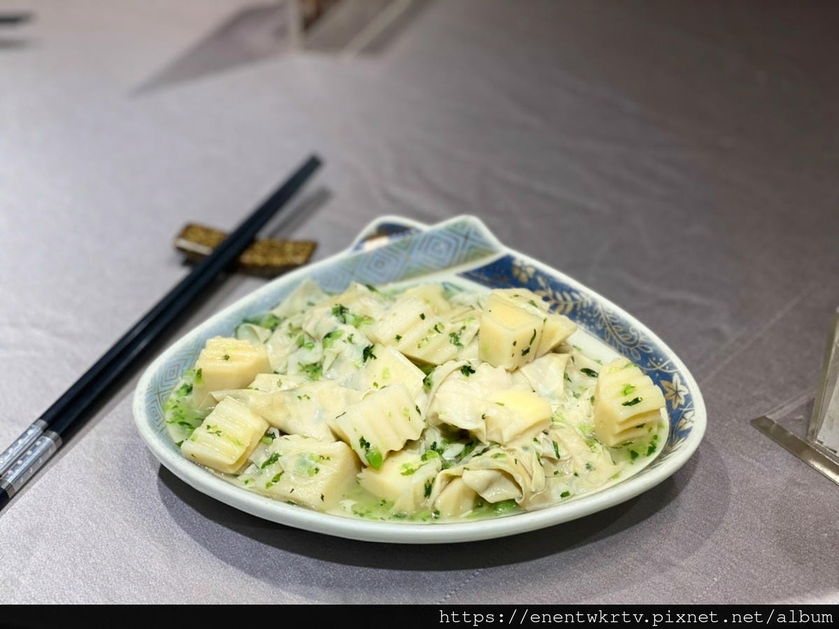 【台北美食】禪風茶樓丨超越米其林的蔬食餐廳,以茶會江浙菜,中 【台北美食】禪風茶樓丨超越米其林的蔬食餐廳,以茶會江浙菜,中