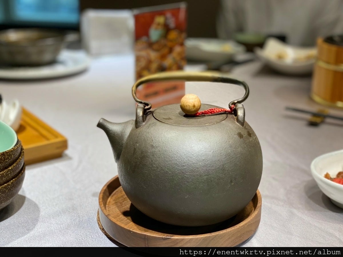 【台北美食】禪風茶樓丨超越米其林的蔬食餐廳,以茶會江浙菜,中 【台北美食】禪風茶樓丨超越米其林的蔬食餐廳,以茶會江浙菜,中
