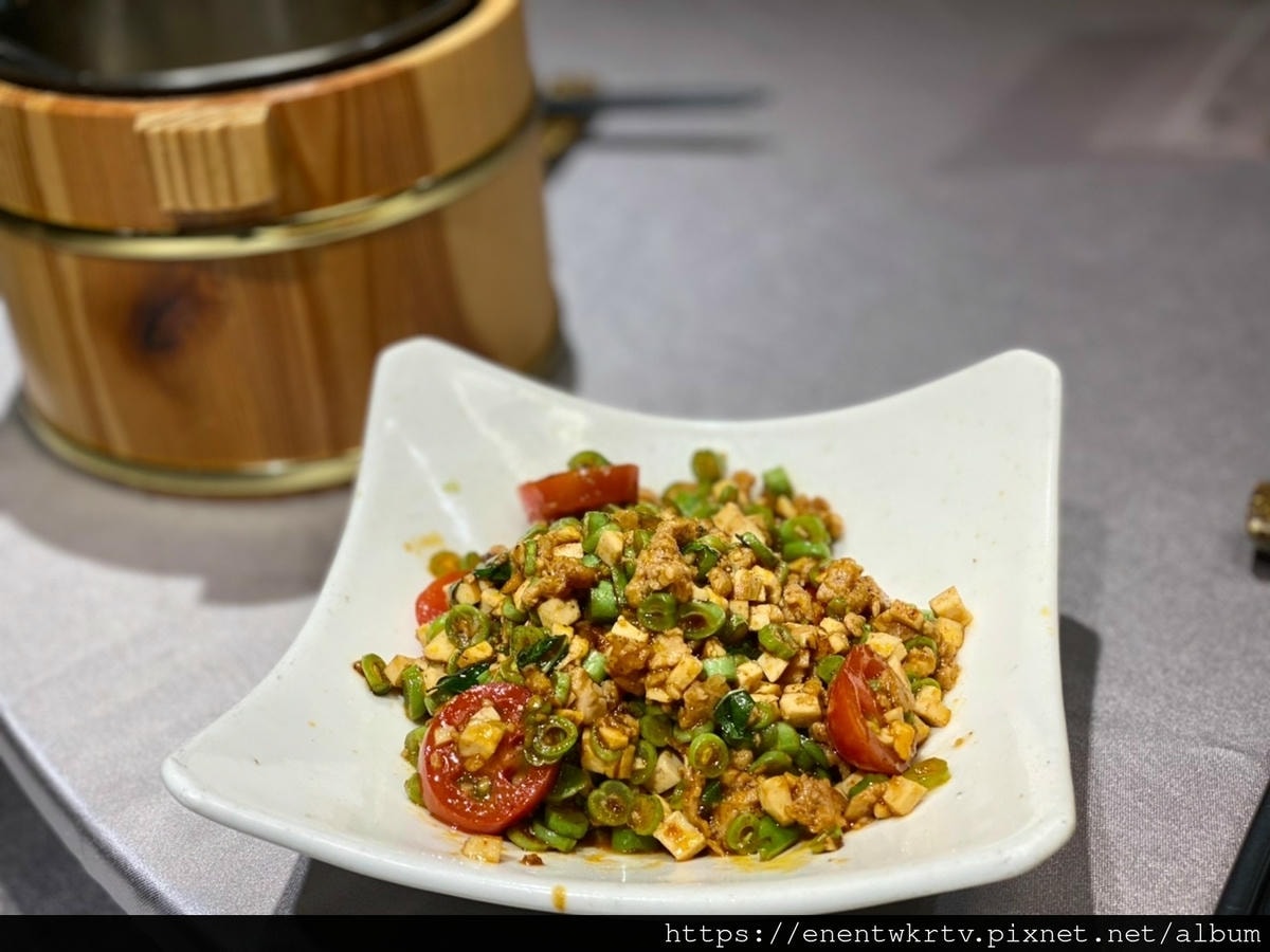 【台北美食】禪風茶樓丨超越米其林的蔬食餐廳,以茶會江浙菜,中 【台北美食】禪風茶樓丨超越米其林的蔬食餐廳,以茶會江浙菜,中
