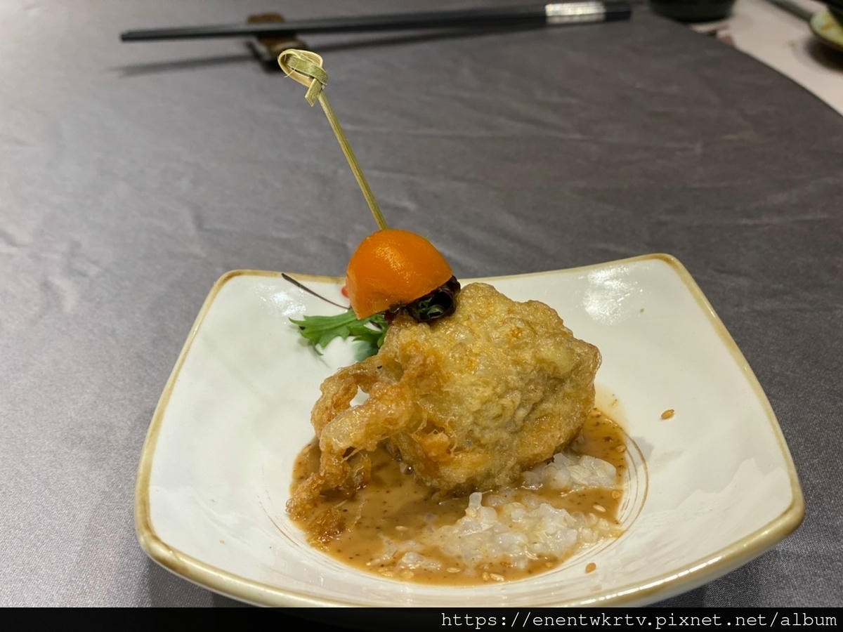 【台北美食】禪風茶樓丨超越米其林的蔬食餐廳,以茶會江浙菜,中 【台北美食】禪風茶樓丨超越米其林的蔬食餐廳,以茶會江浙菜,中