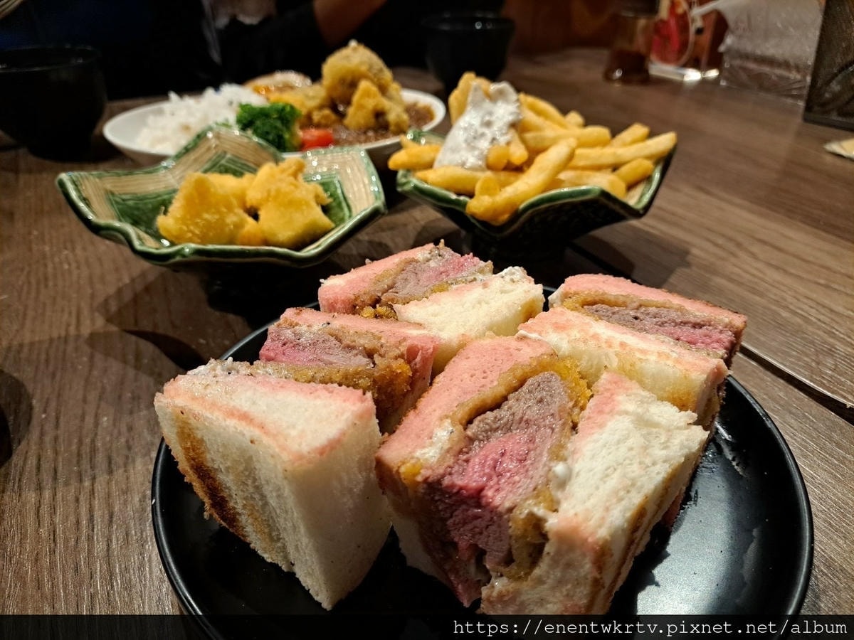LINE_ALBUM_勝利洋食_230318_17.jpg LINE_ALBUM_勝利洋食_230318_17.jpg
