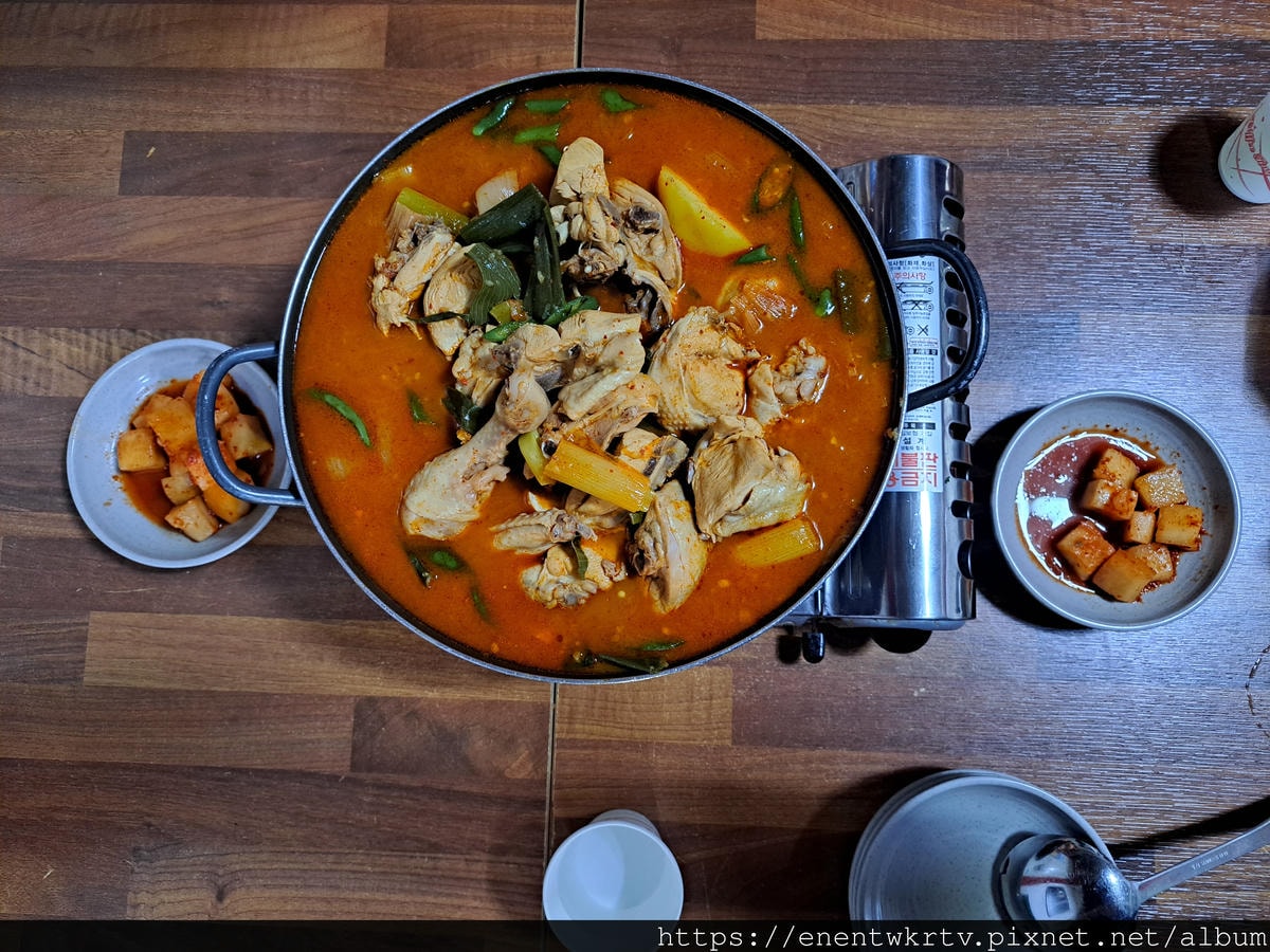 【韓國美食。首爾市廳美食推薦】豐年辣雞湯풍년닭도리탕丨韓國電