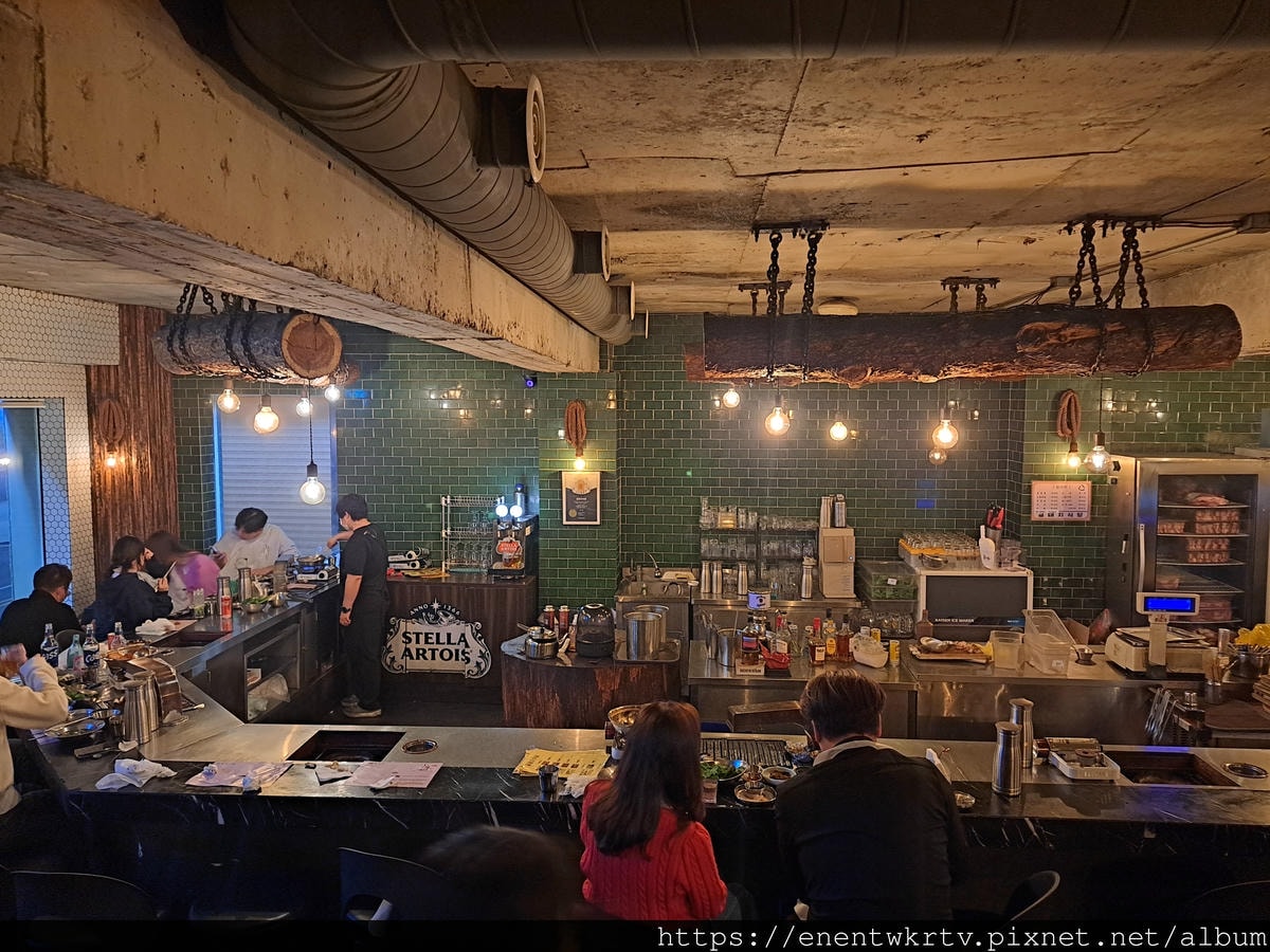 【韓國美食。首爾】金豬食堂금돼지식당丨韓國米其林推薦的人氣烤