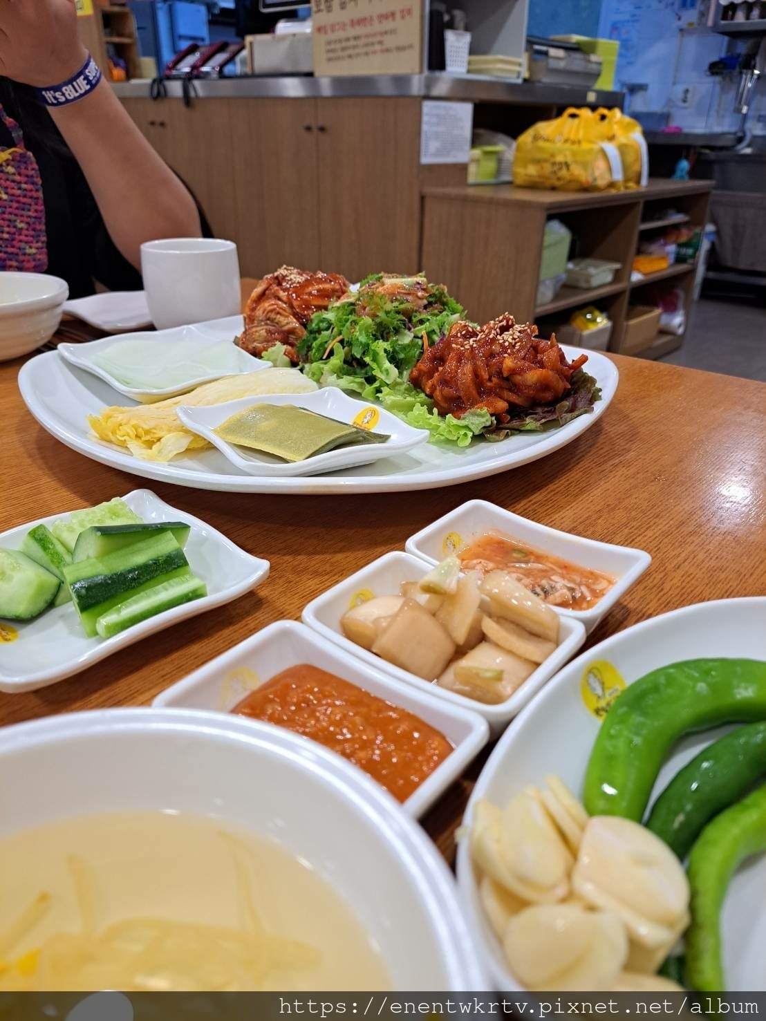 【韓國美食】元祖奶奶生菜包肉豬腳 원할머니보쌈족발丨生菜包肉