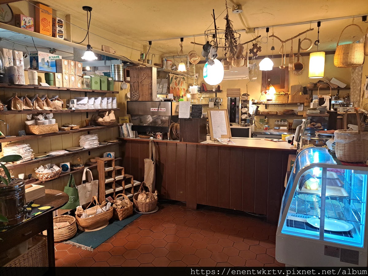 【首爾咖啡廳】韓網激推弘大咖啡廳Moment coffee 【首爾咖啡廳】韓網激推弘大咖啡廳Moment coffee