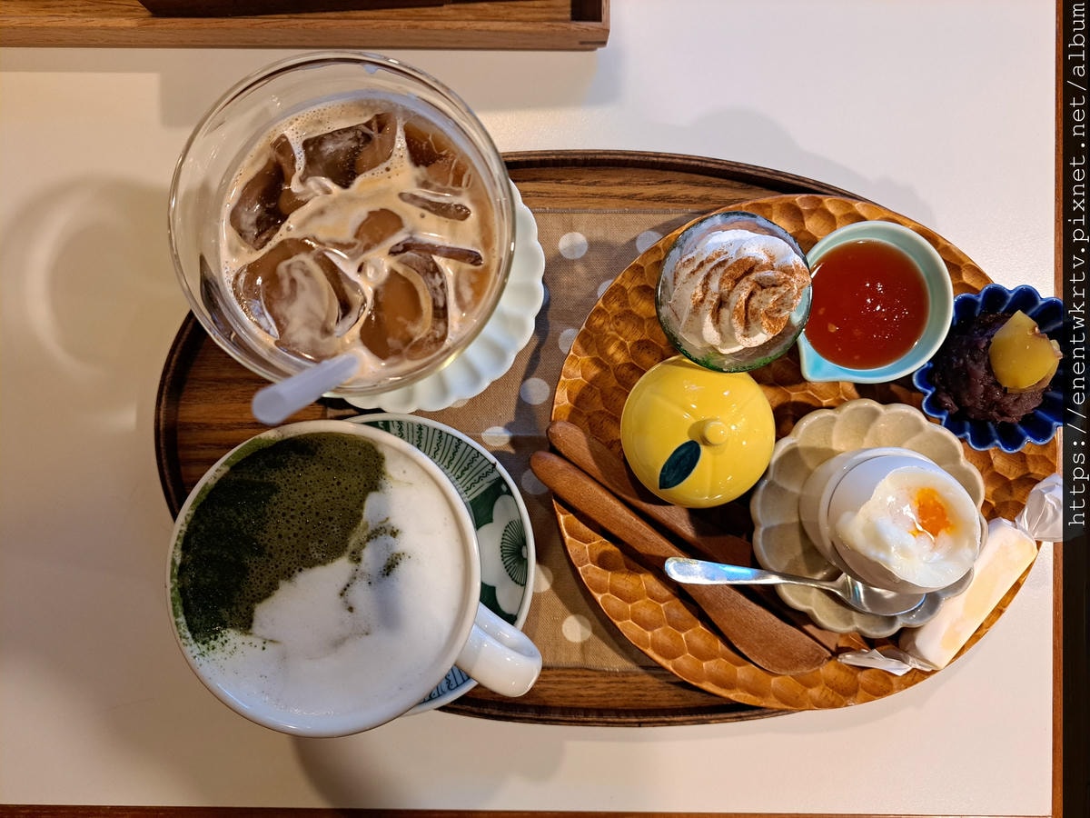 【首爾咖啡廳】韓網激推弘大咖啡廳Moment coffee 【首爾咖啡廳】韓網激推弘大咖啡廳Moment coffee