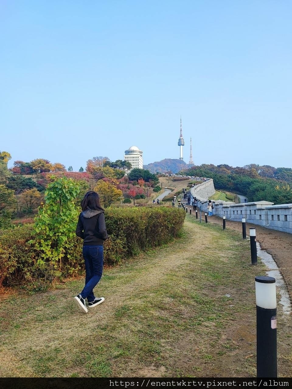 【首爾自由行丨韓國旅遊丨韓國秋天限定賞楓景點】首爾南山白凡廣 【首爾自由行丨韓國旅遊丨韓國秋天限定賞楓景點】首爾南山白凡廣