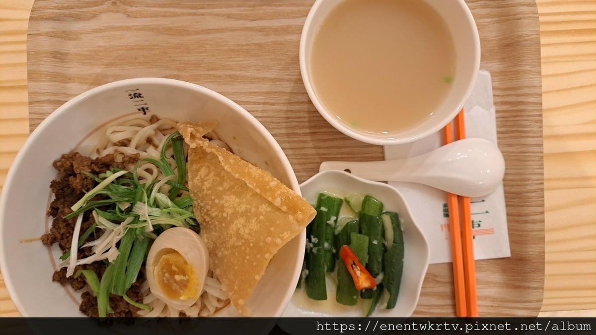 一流二事素椒麵 華山店丨火燒蝦、川味經典,香麻夠味! 一流二事素椒麵 華山店丨火燒蝦、川味經典,香麻夠味!