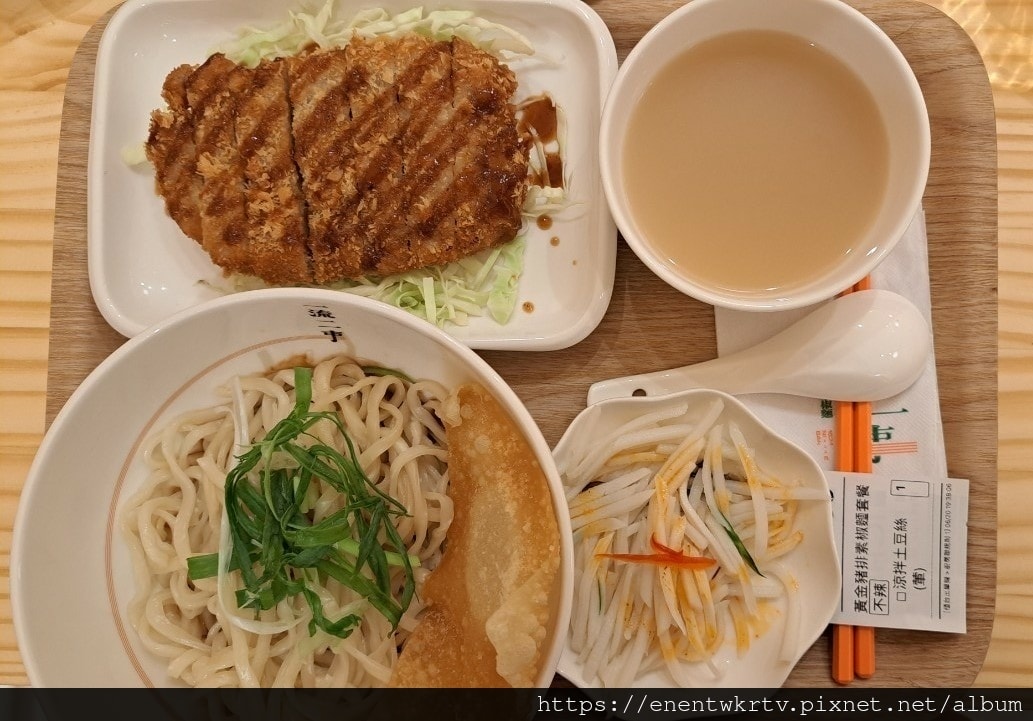 一流二事素椒麵 華山店丨火燒蝦、川味經典,香麻夠味! 一流二事素椒麵 華山店丨火燒蝦、川味經典,香麻夠味!