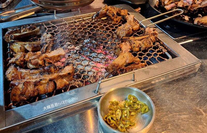 【韓國美食。江南新論峴站】SJ圭賢愛店解夢火烤豬肋排骨해몽갈비。圭賢推薦美食 - 第5張圖 【韓國美食。江南新論峴站】SJ圭賢愛店解夢火烤豬肋排骨해몽갈비。圭賢推薦美食