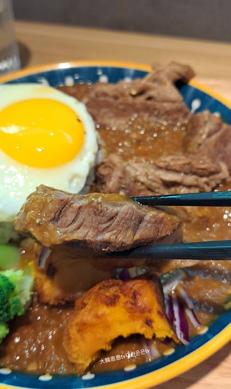 【五円·ご緣】日式咖哩定食。炸飯糰。美味手作甜點通通有！三重美食推薦評分高達4.8顆星